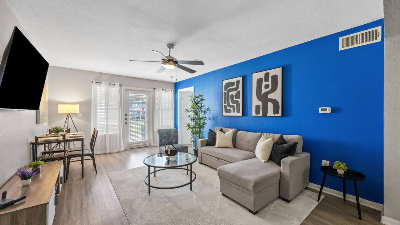 Photo of Livingroom in Pleasant Valley