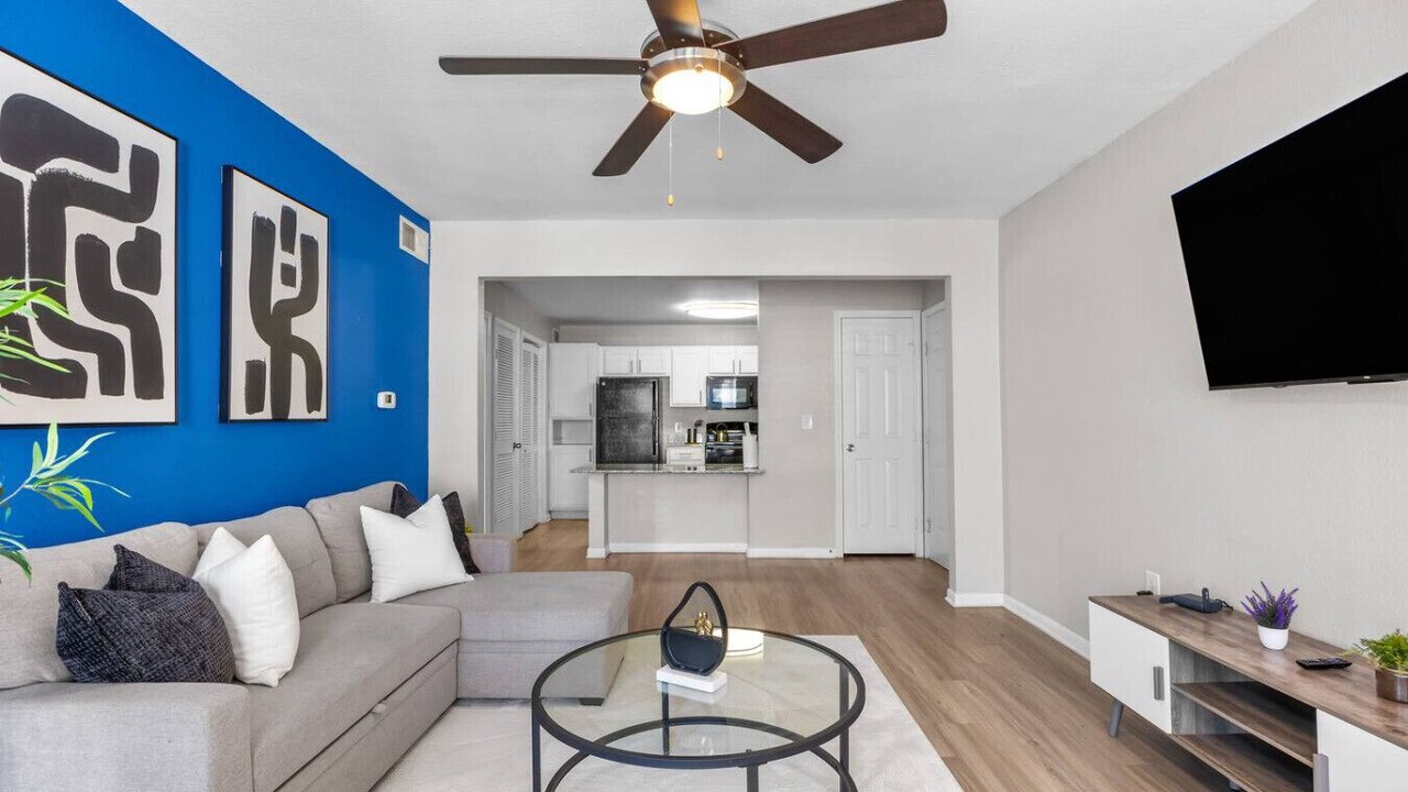Photo of Livingroom in Pleasant Valley