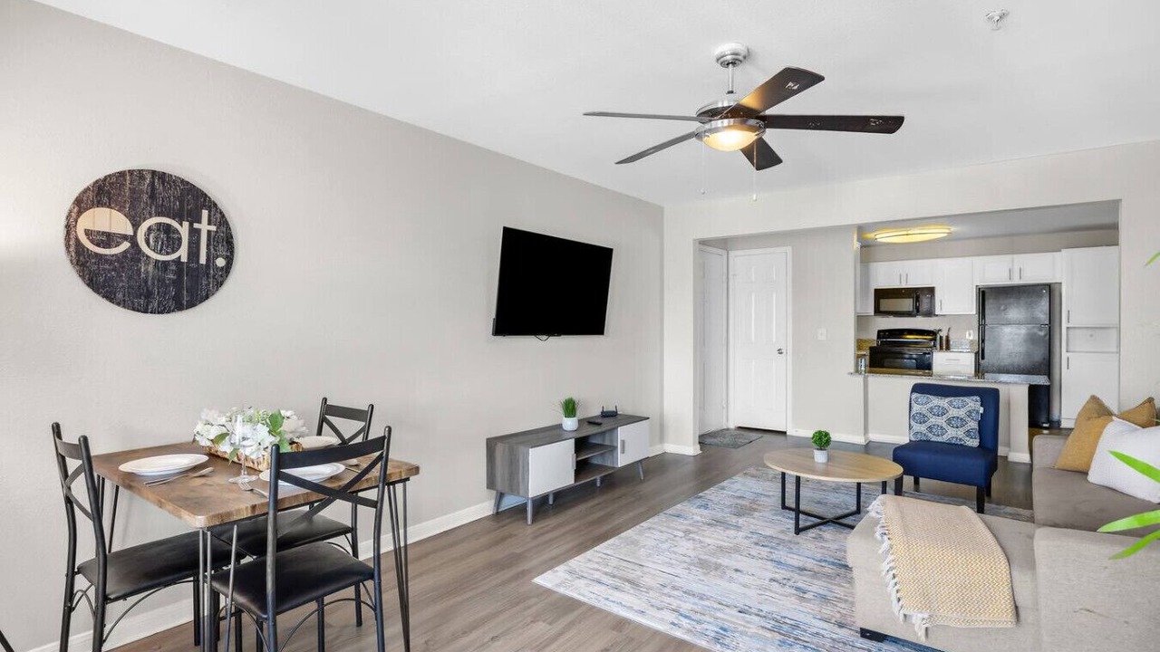 Photo of Livingroom in Pleasant Valley