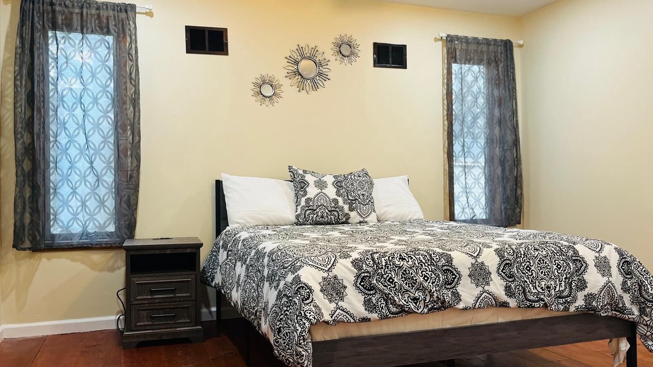 Photo of Bedroom in Henryville