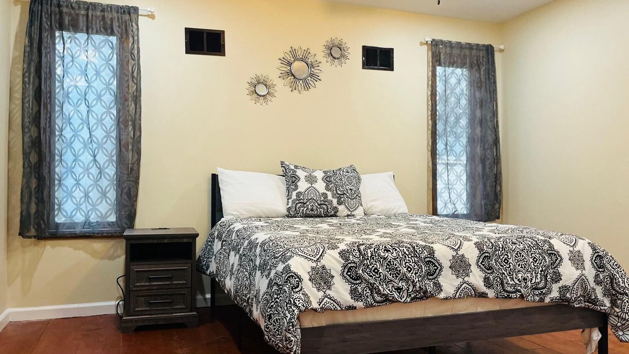Photo of Bedroom in Henryville