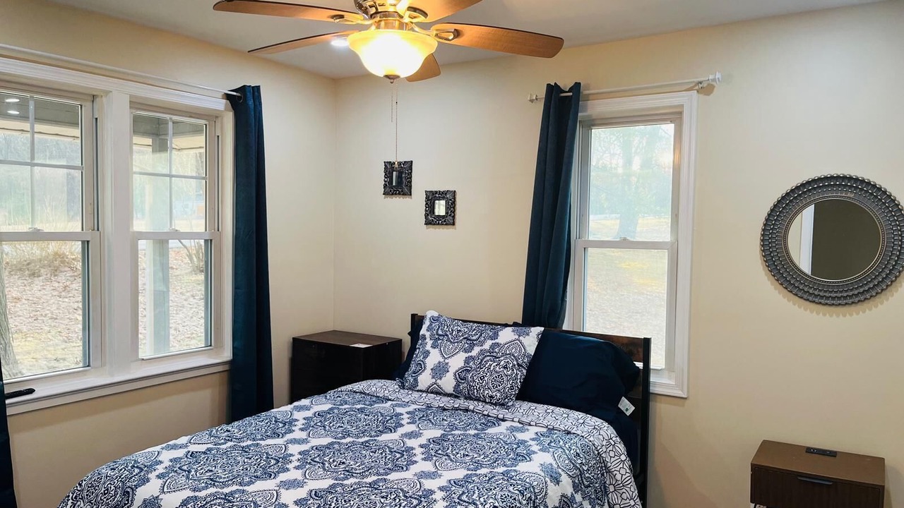 Photo of Bedroom in Henryville