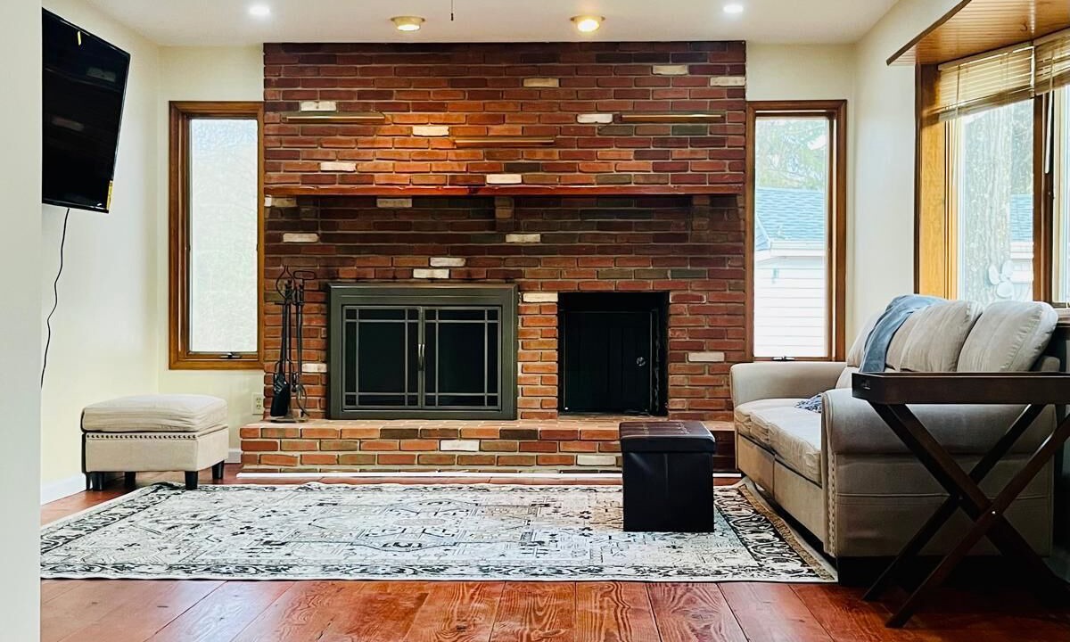 Photo of Livingroom in Henryville