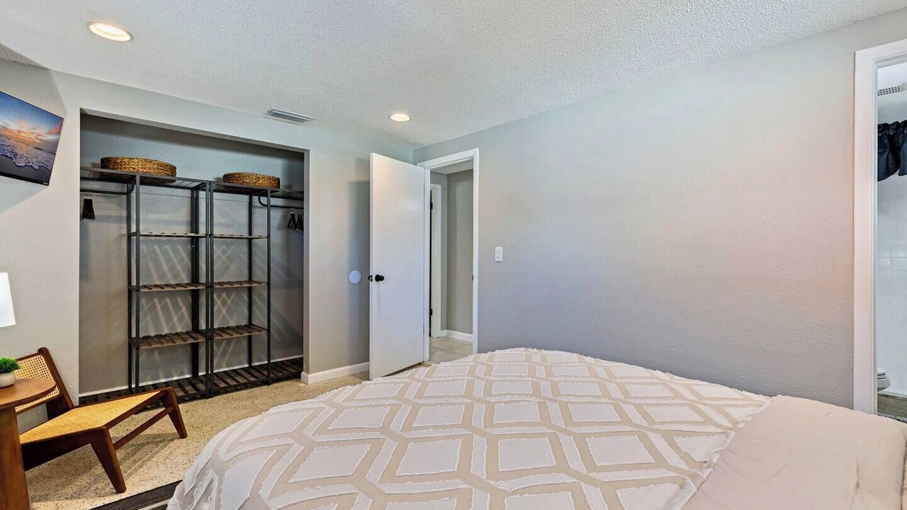 Photo of Bedroom in Pinellas Park