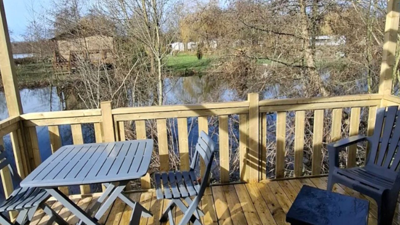 Photo of Outdoor in Long