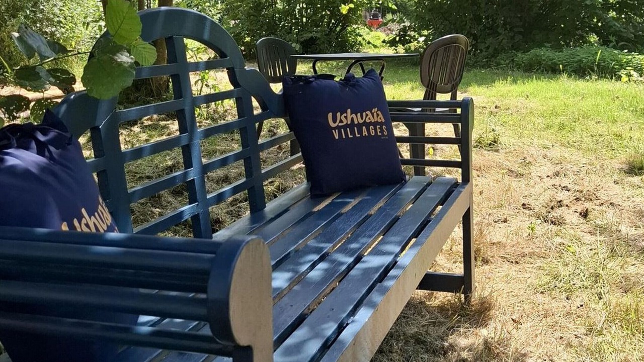 Photo of Outdoor in Long