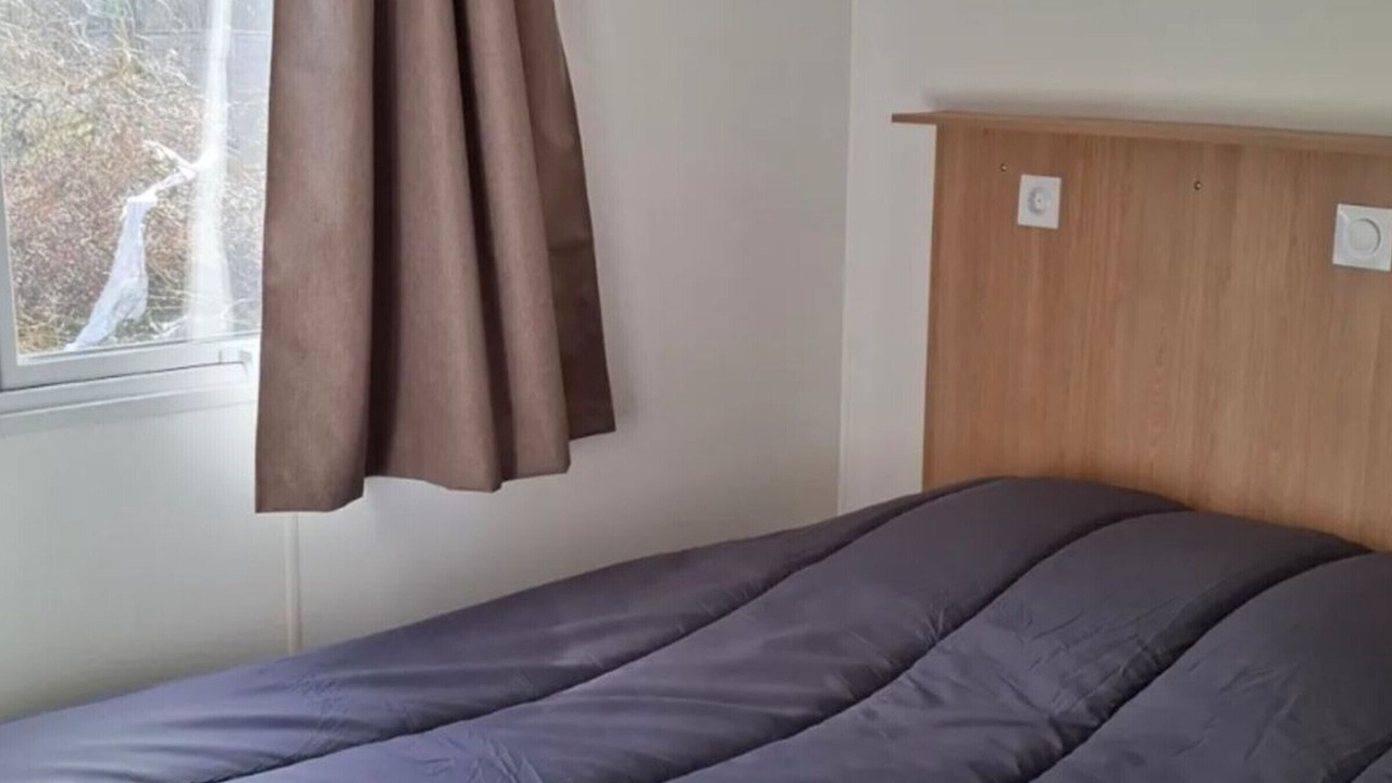 Photo of Bedroom in Long