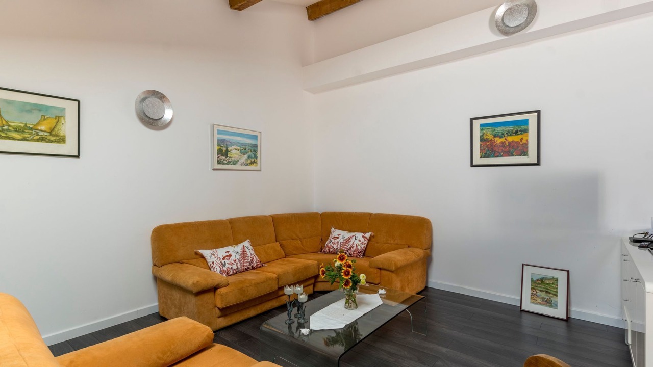 Photo of Livingroom in Herepian