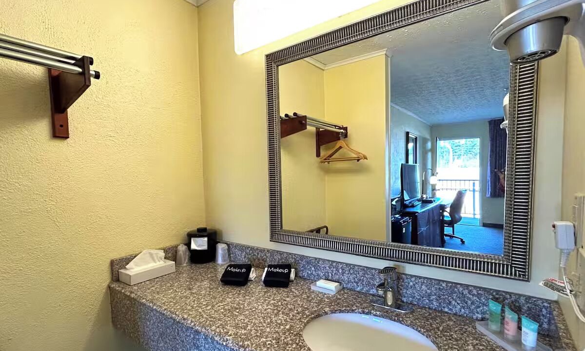 Photo of Bathroom in Logan