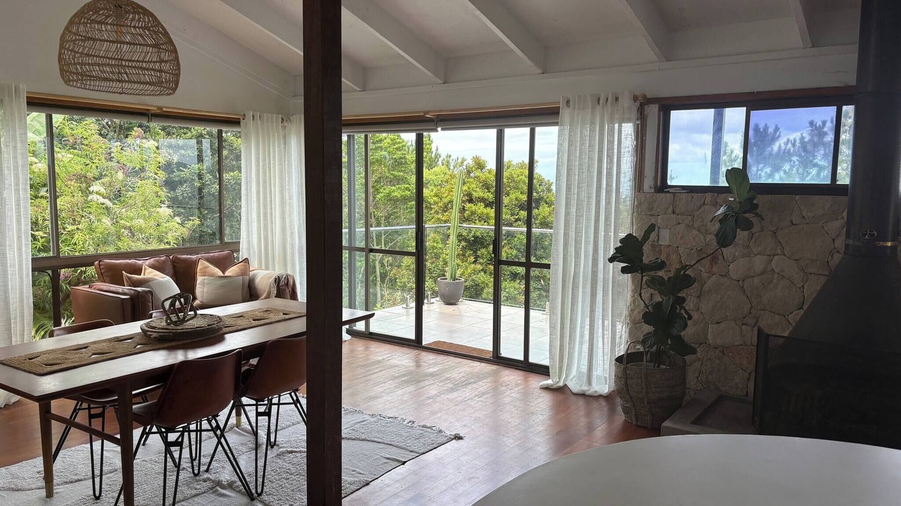 Photo of Livingroom in Lower Beechmont