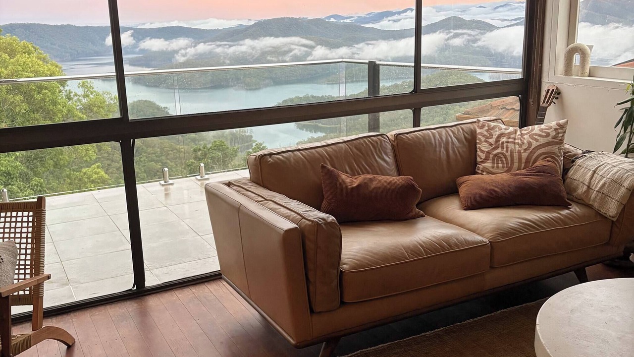 Photo of Livingroom in Lower Beechmont