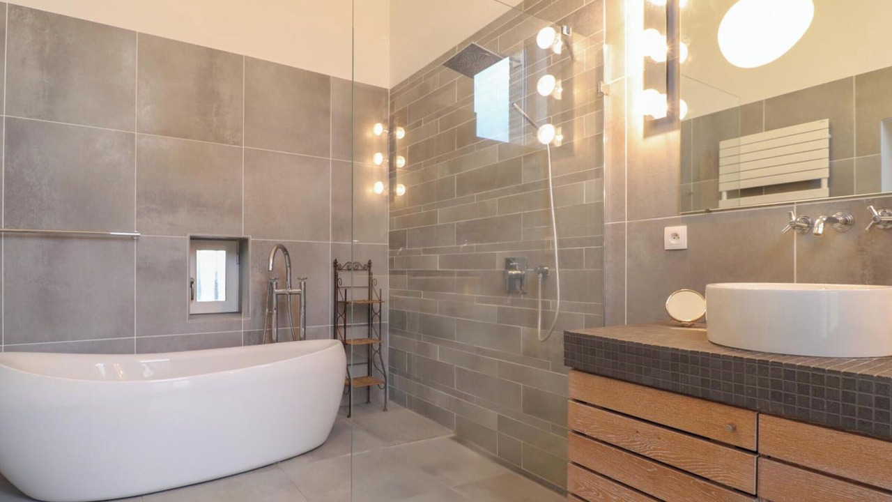 Photo of Bathroom in Courgeout