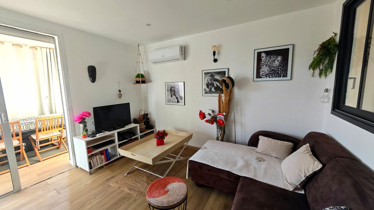 Photo of Livingroom in Le Port
