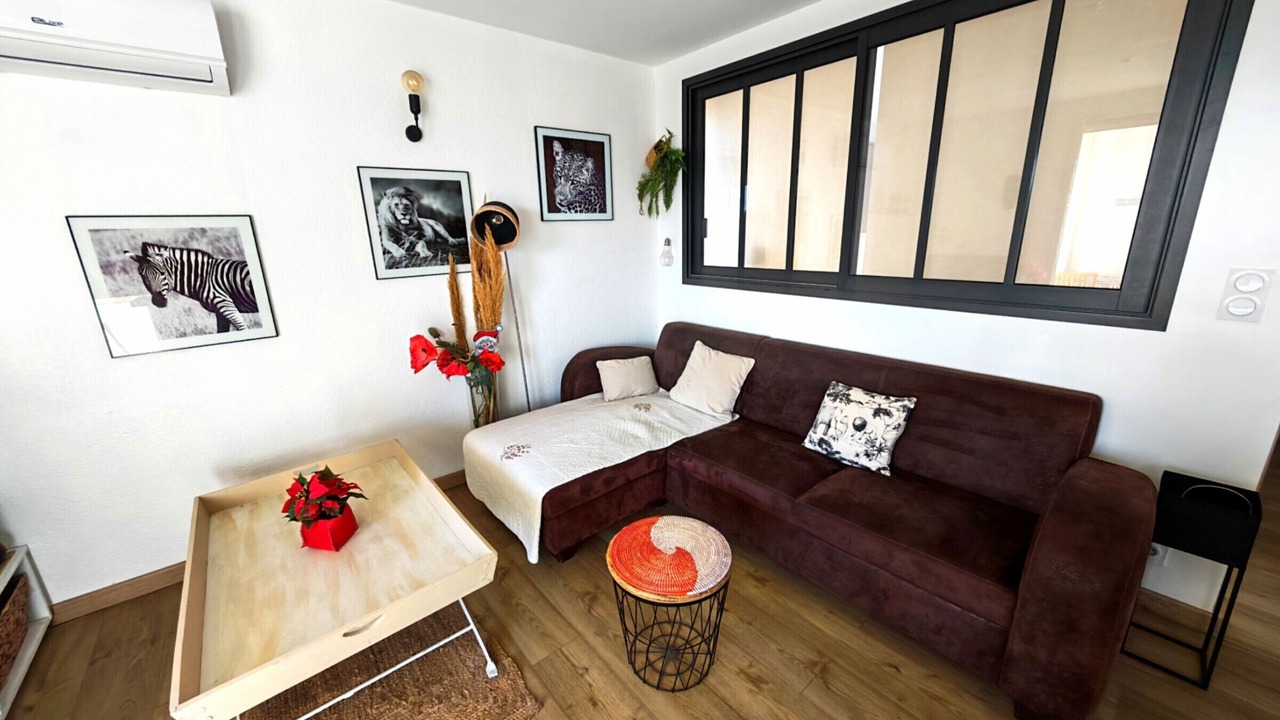 Photo of Livingroom in Le Port