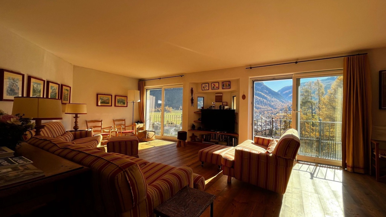 Photo of Livingroom in La Punt-Chamues-ch