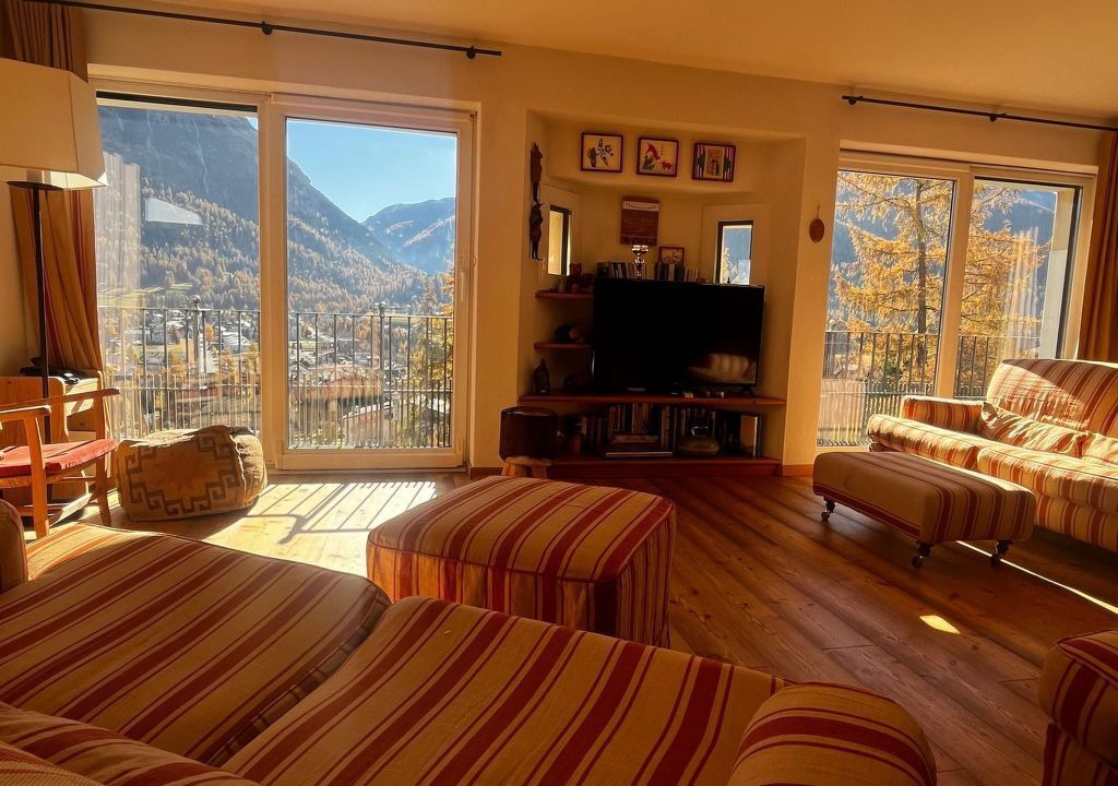 Photo of Livingroom in La Punt-Chamues-ch