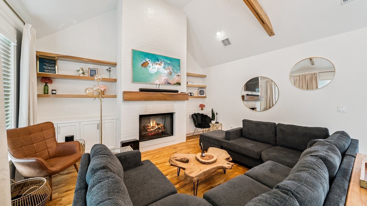 Photo of Livingroom in Bixby