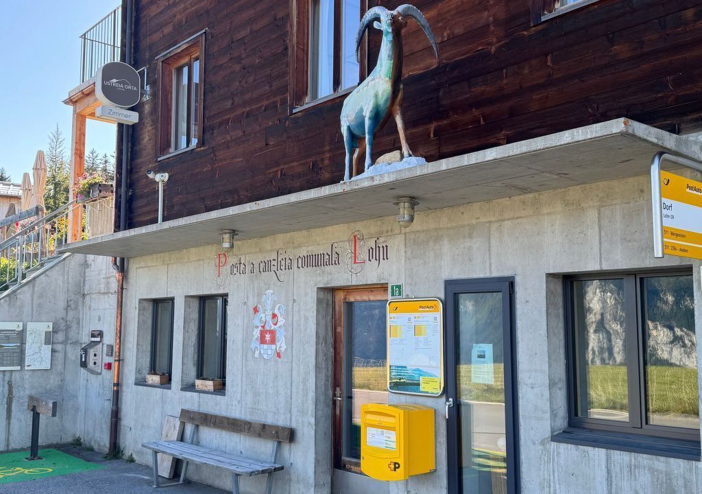 Photo of Others in Lohn