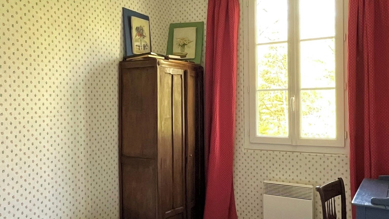 Photo of Bedroom in Quarre-les-Tombes