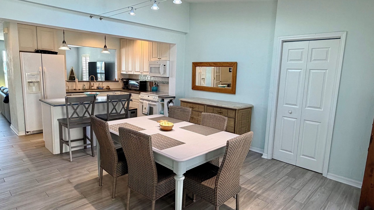 Photo of Others in Walkers Holly Hill