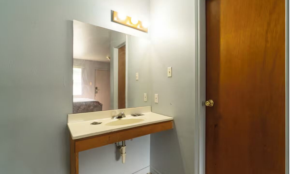 Photo of Bathroom in Clute