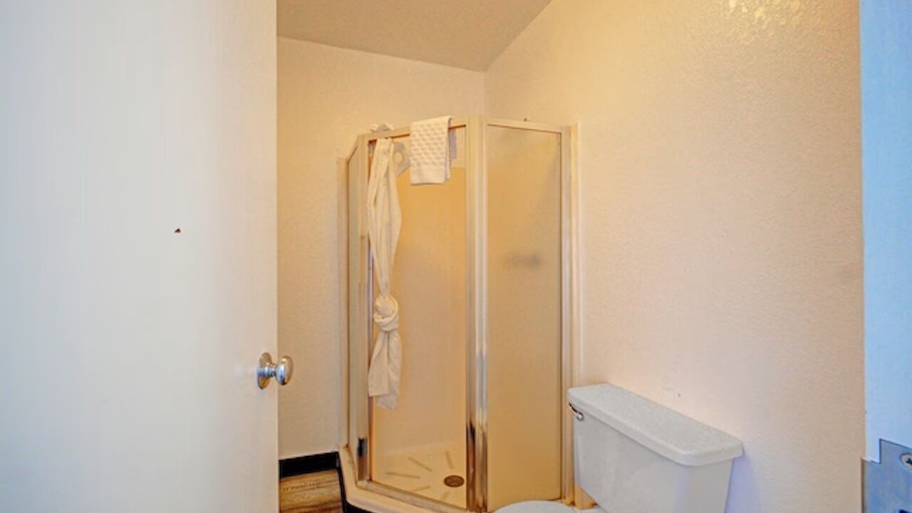 Photo of Bathroom in Lordsburg