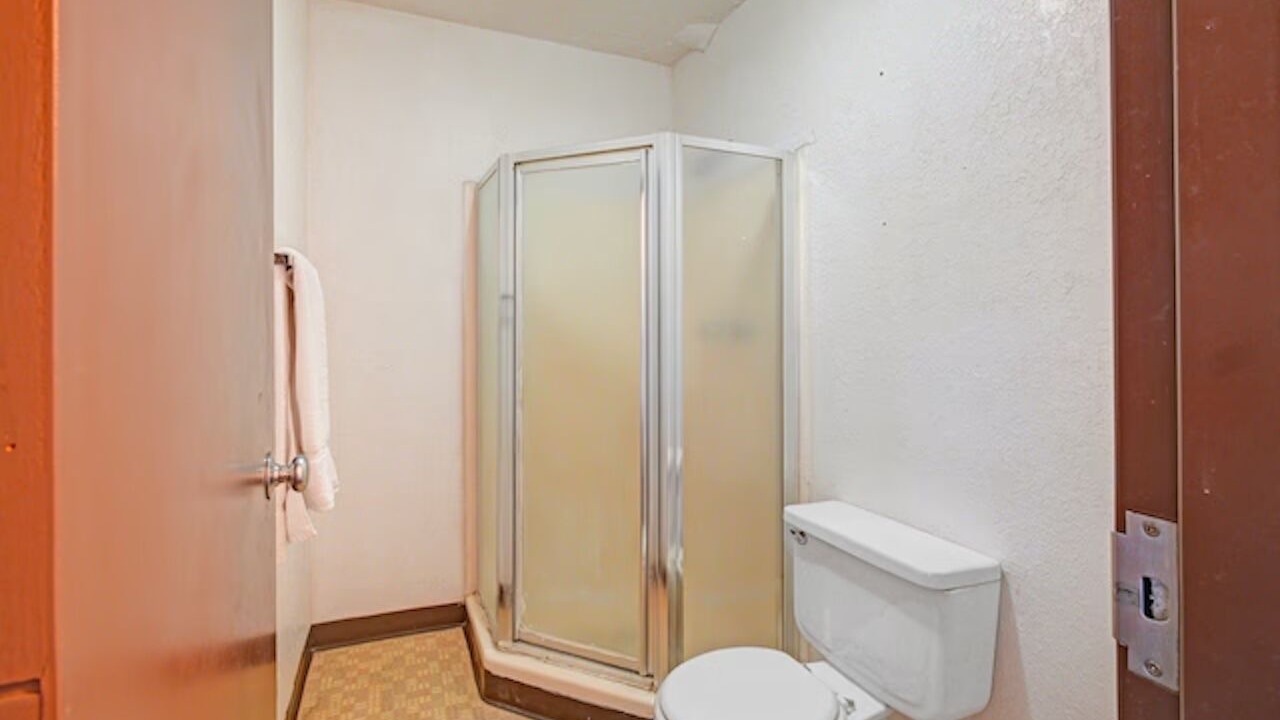 Photo of Bathroom in Lordsburg