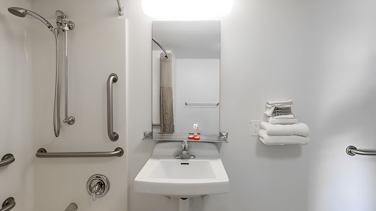 Photo of Bathroom in Energy Corridor