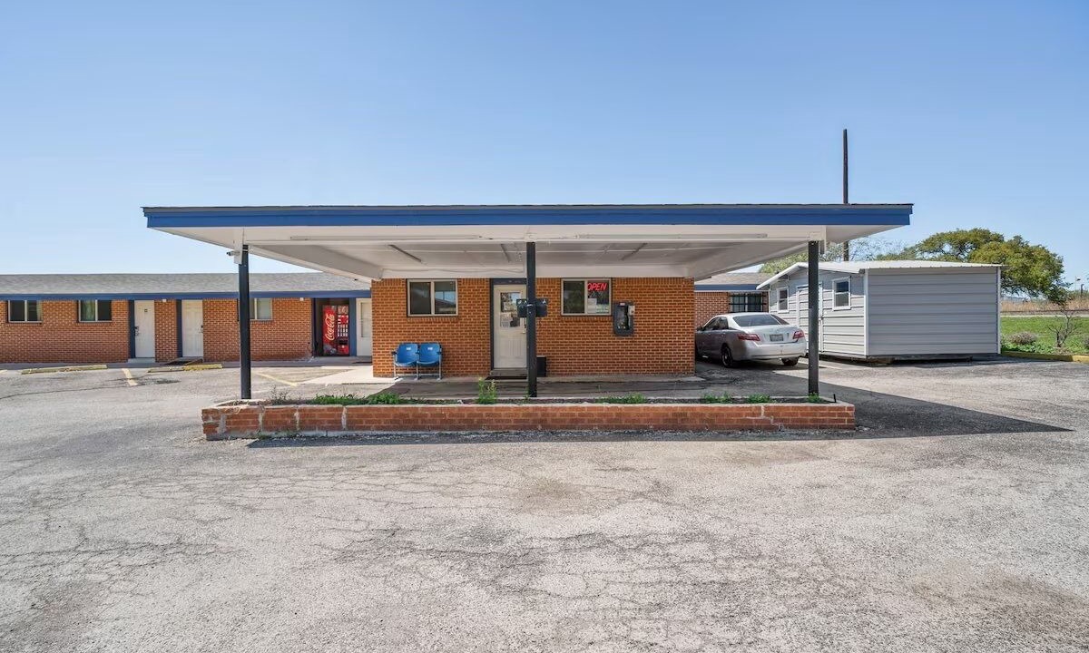 Photo of Outdoor in Luling