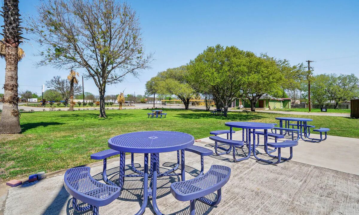 Photo of Outdoor in Luling