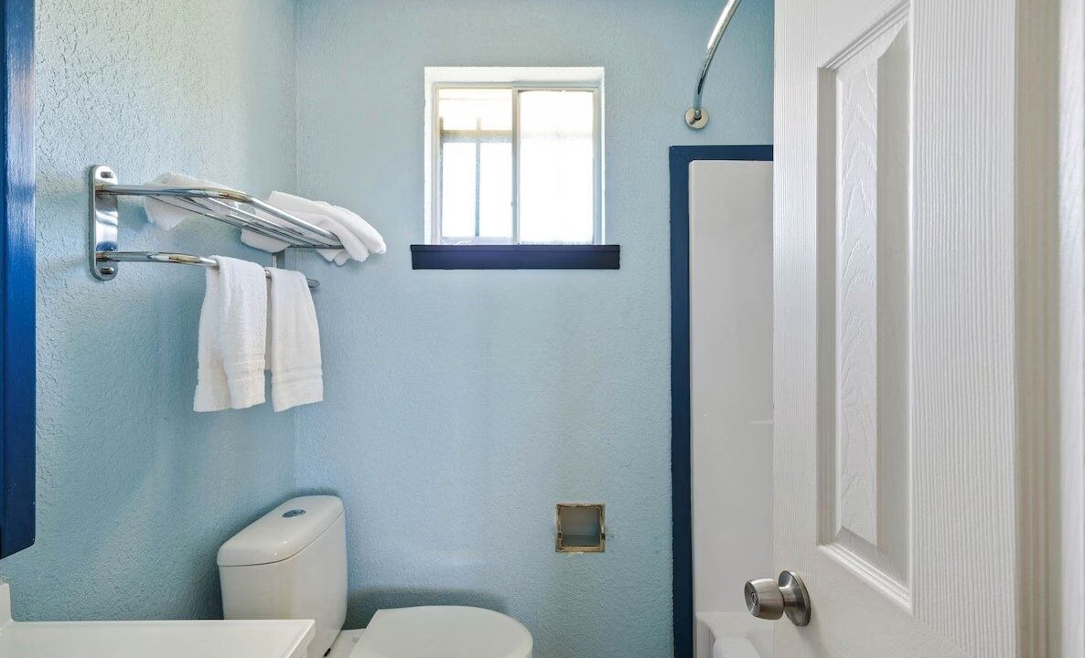 Photo of Bathroom in Luling