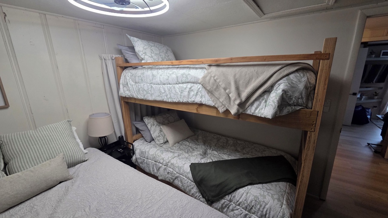 Photo of Bedroom in Sunrise Beach