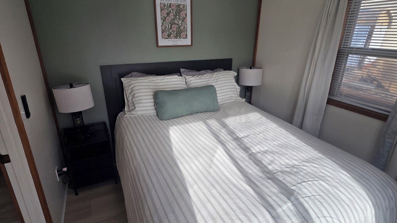 Photo of Bedroom in Sunrise Beach