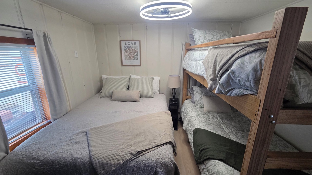 Photo of Bedroom in Sunrise Beach