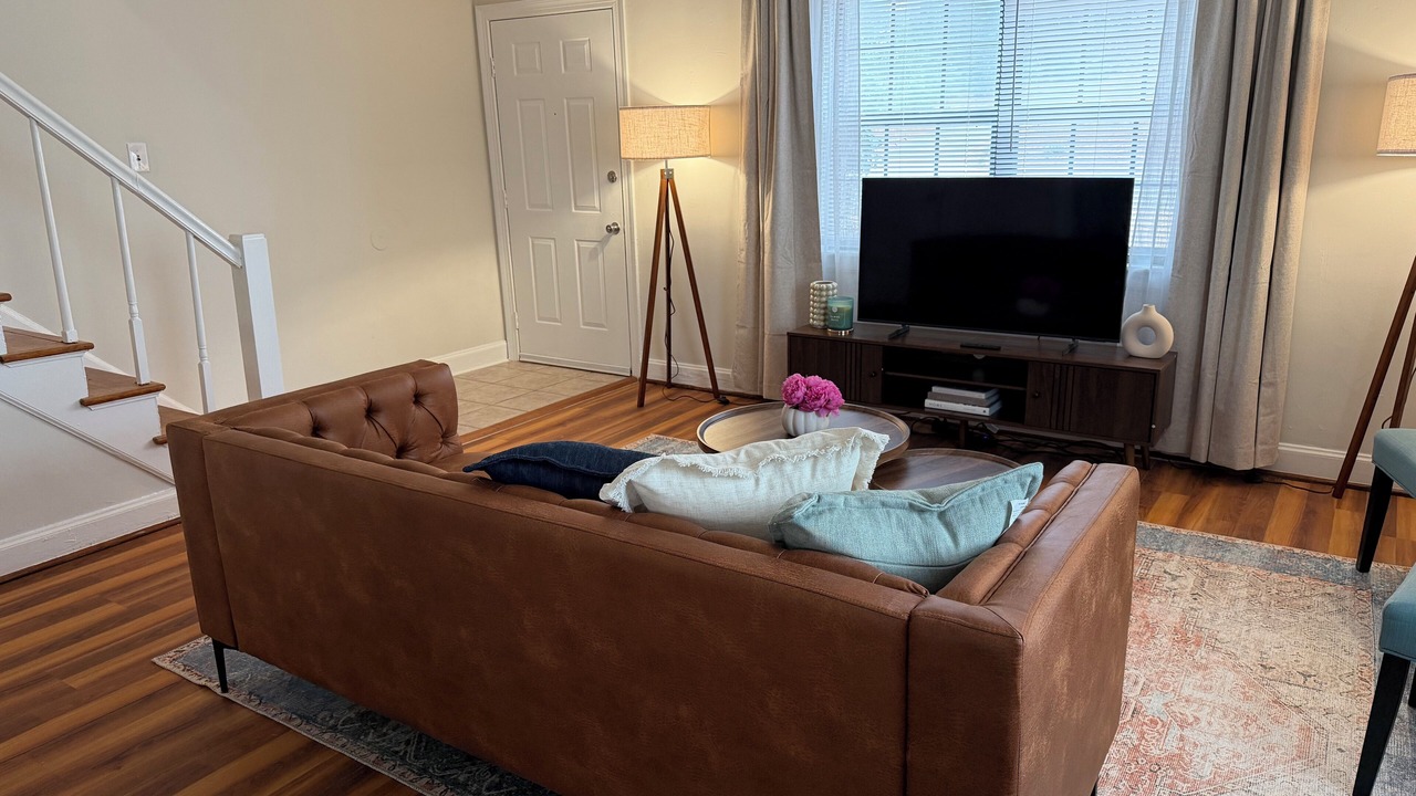 Photo of Livingroom in Forest Hills