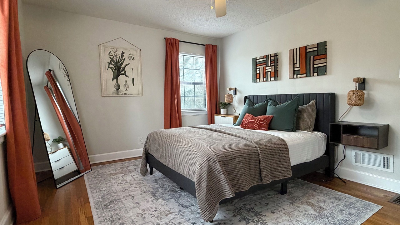 Photo of Bedroom in Forest Hills