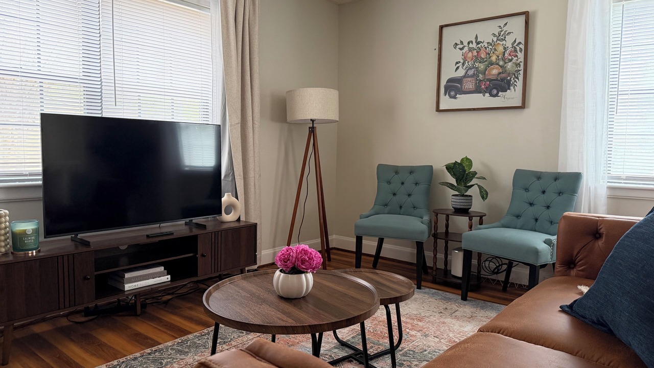 Photo of Livingroom in Forest Hills