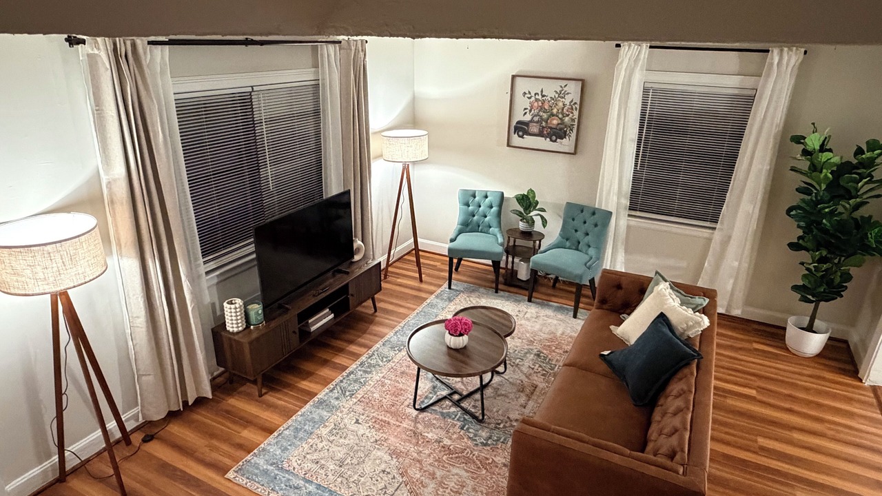 Photo of Livingroom in Forest Hills