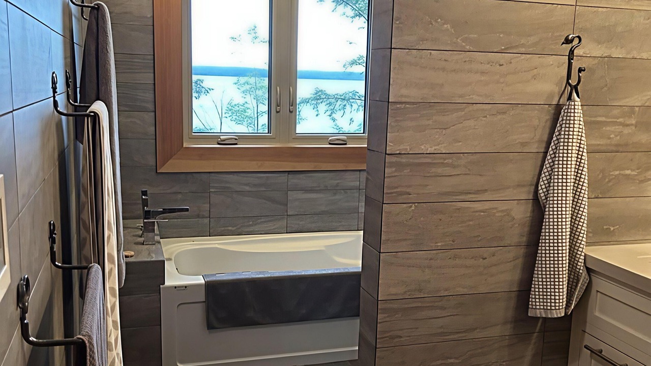 Photo of Bathroom in Utterson