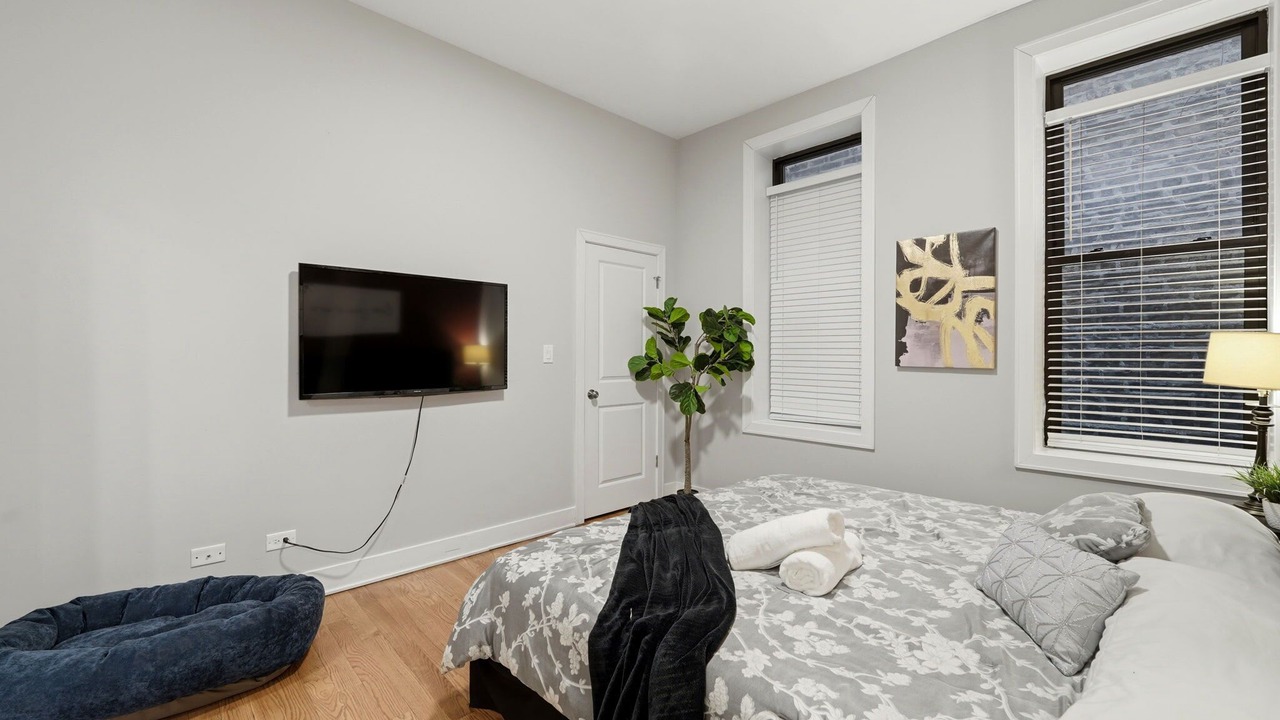 Photo of Bedroom in Heart of Chicago