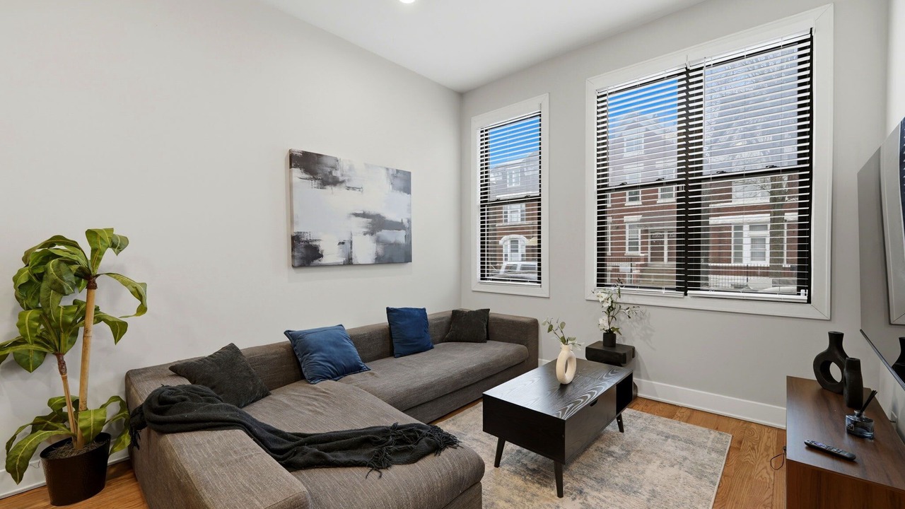 Photo of Livingroom in Heart of Chicago
