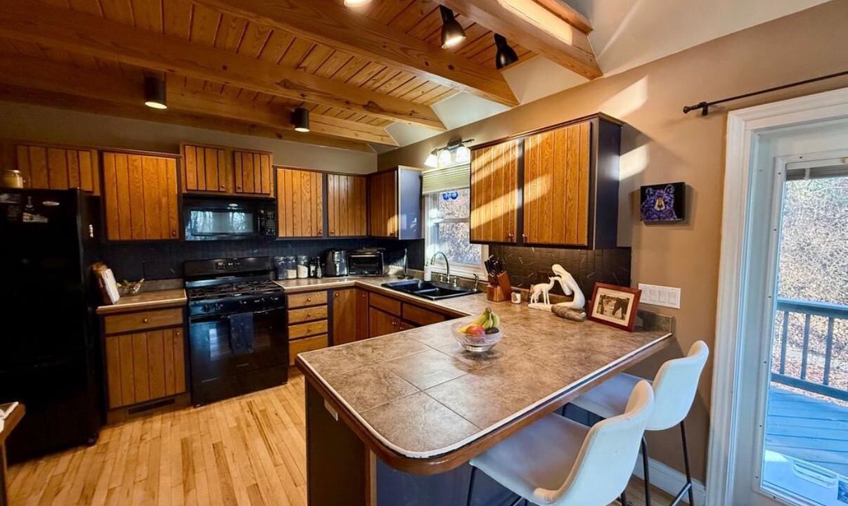 Photo of Kitchen in Saluda