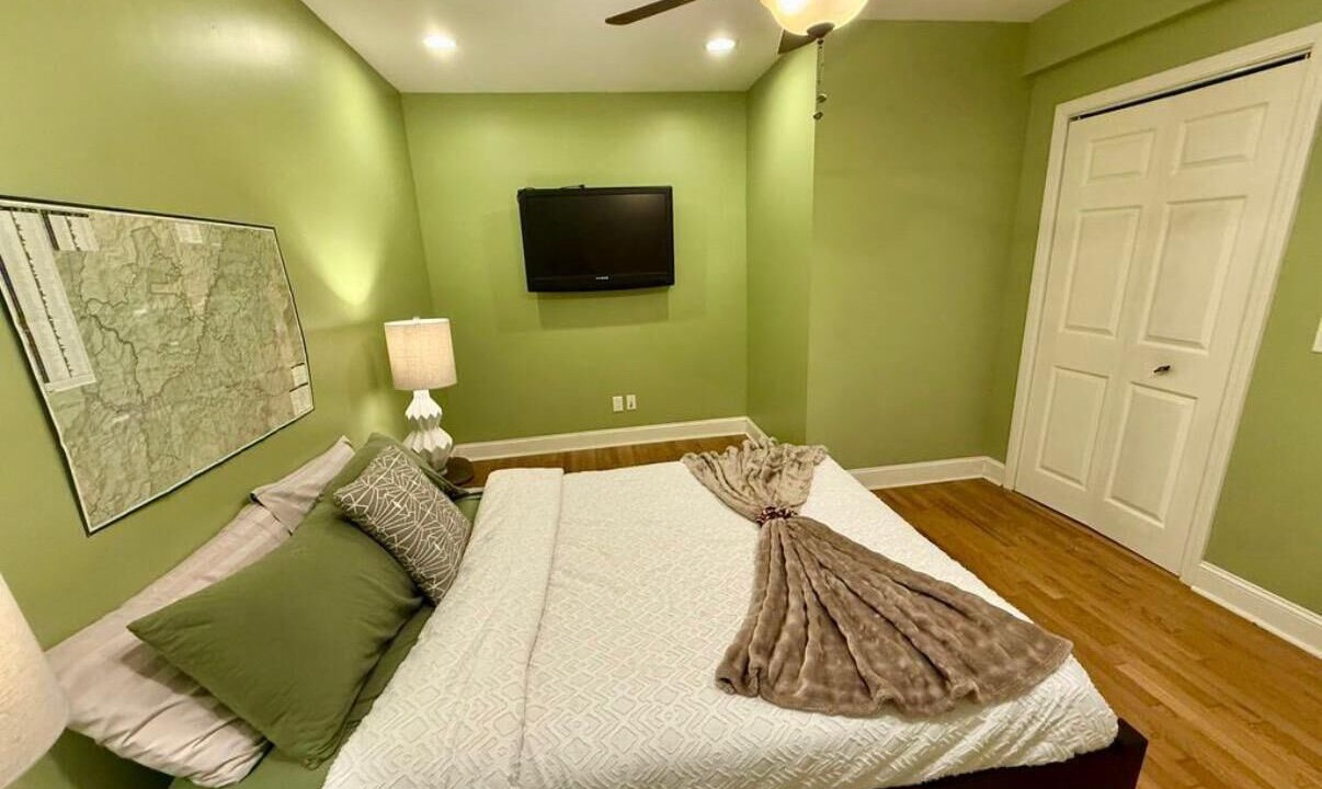 Photo of Bedroom in Saluda
