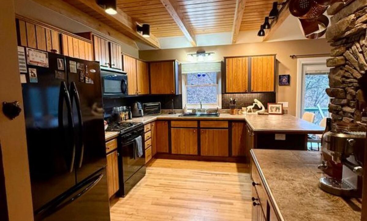 Photo of Kitchen in Saluda