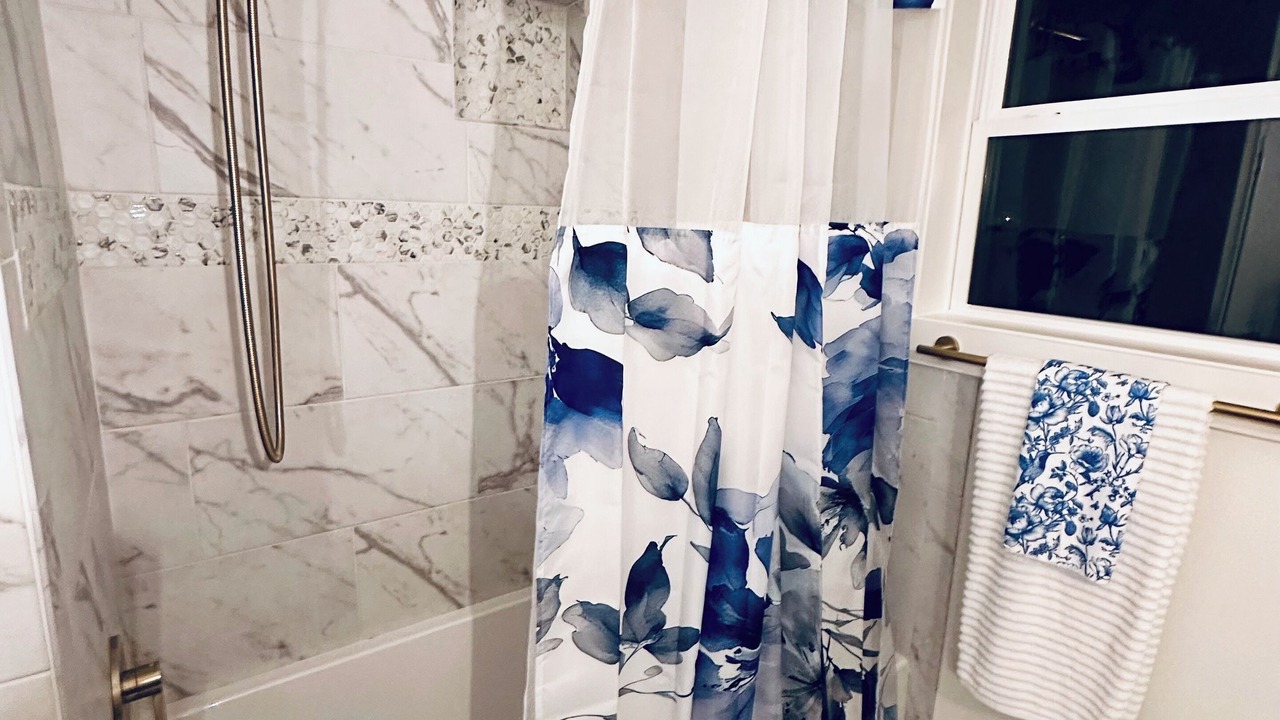 Photo of Bathroom in Carmine