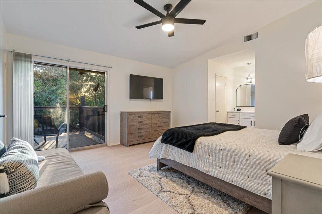 Photo of Bedroom in North Austin Civic Association