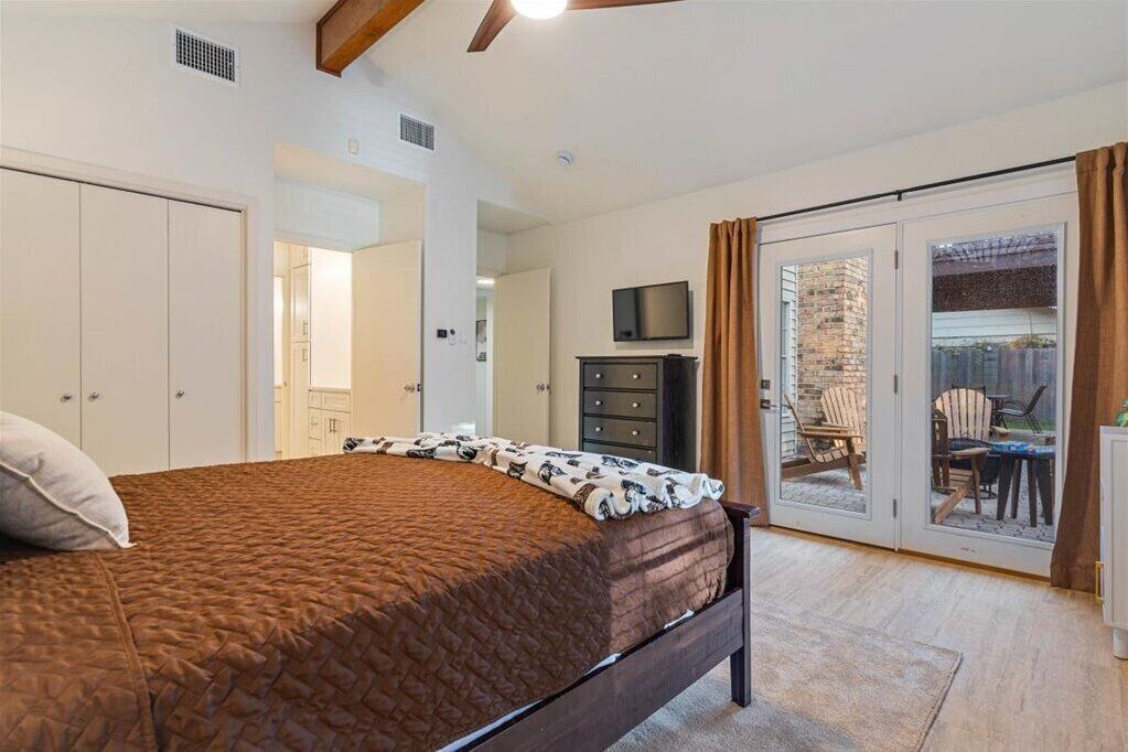 Photo of Bedroom in North Austin Civic Association