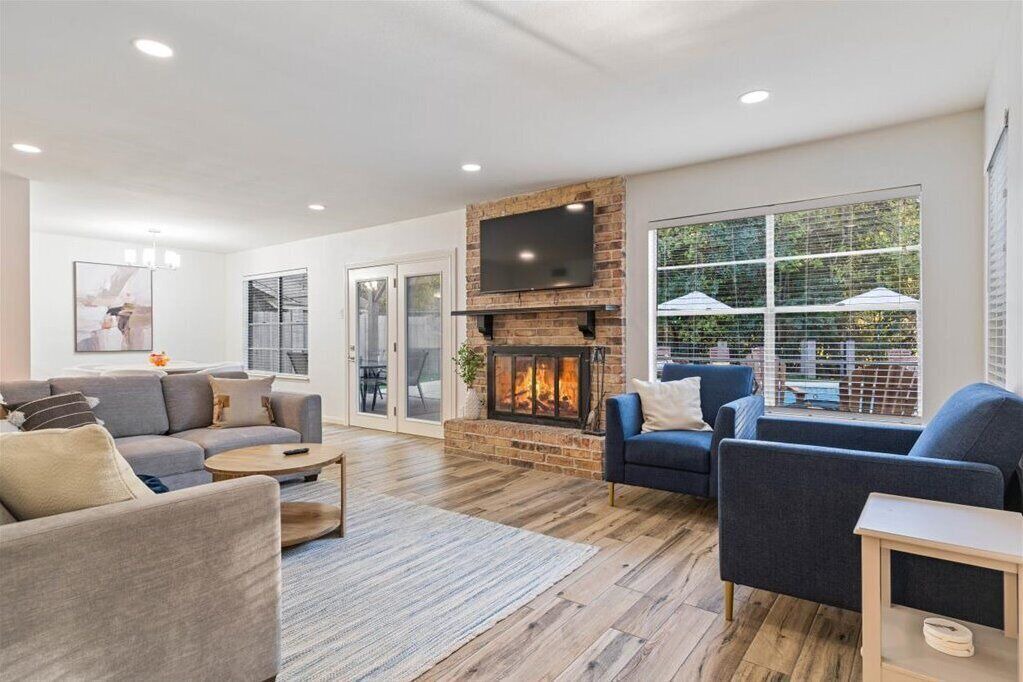 Photo of Livingroom in North Austin Civic Association