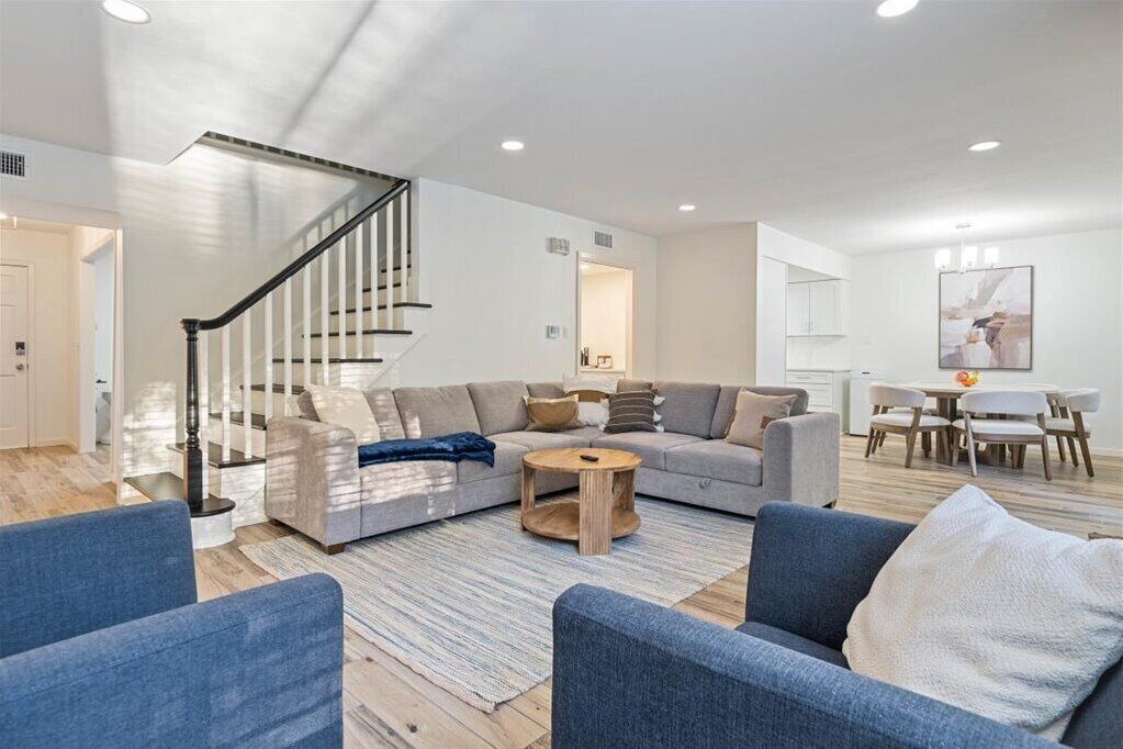 Photo of Livingroom in North Austin Civic Association
