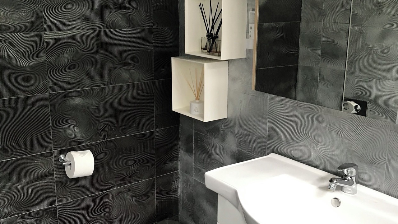 Photo of Bathroom in Avalon Beach